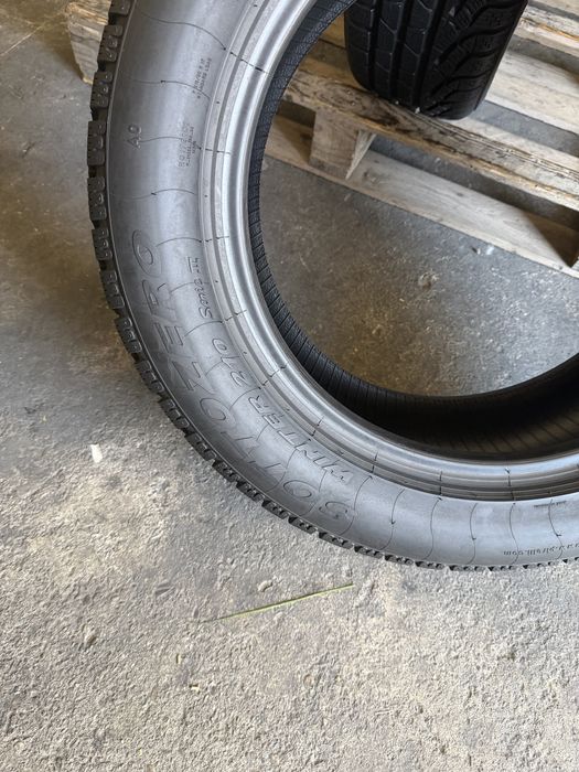 2 anvelope iarna 215/60/17 Hankook!