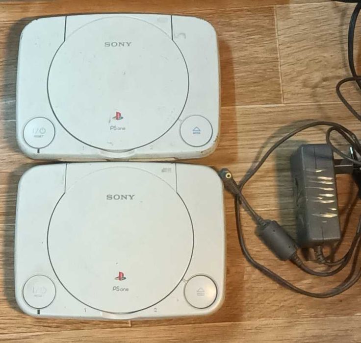 Sony PlayStation One 2 штуки