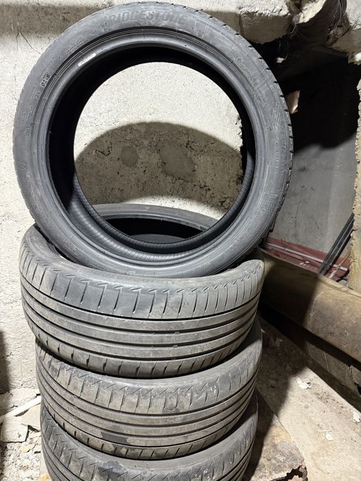 Anvelope Vara Brigestone  225/40/19