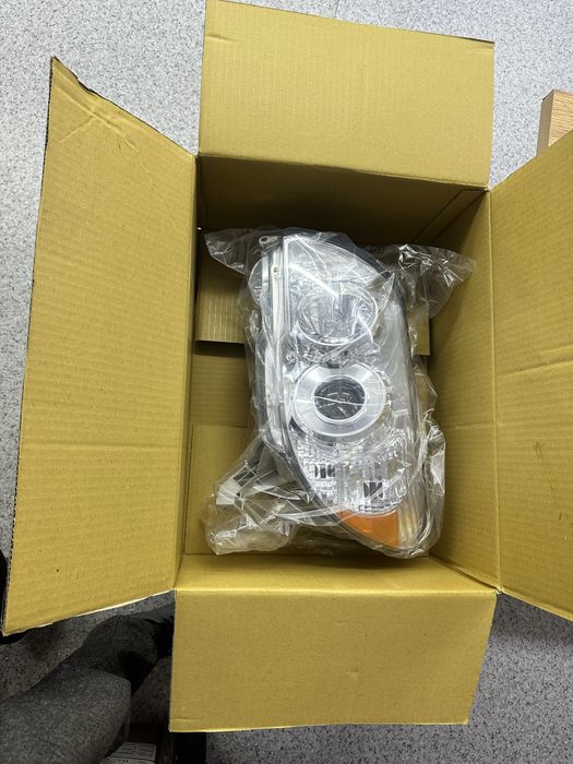 Фары передние новые