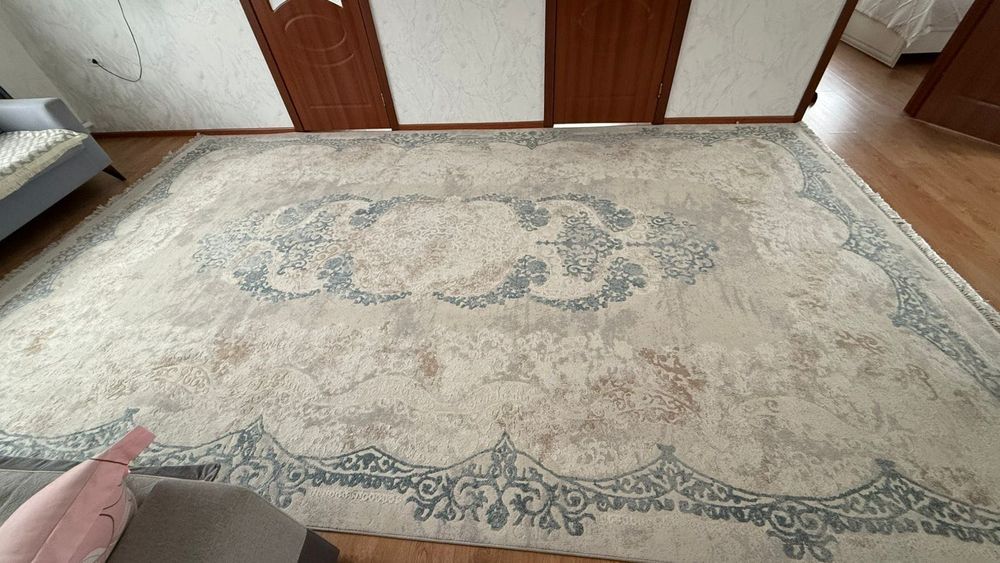 Продам ковер в хорошем состоянии
