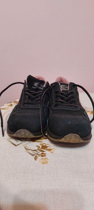 Дамски предпазни обувки Cofra 39 размер.