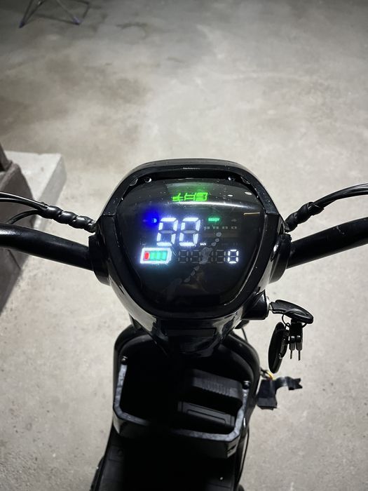 Электроскутер-электровелосипед