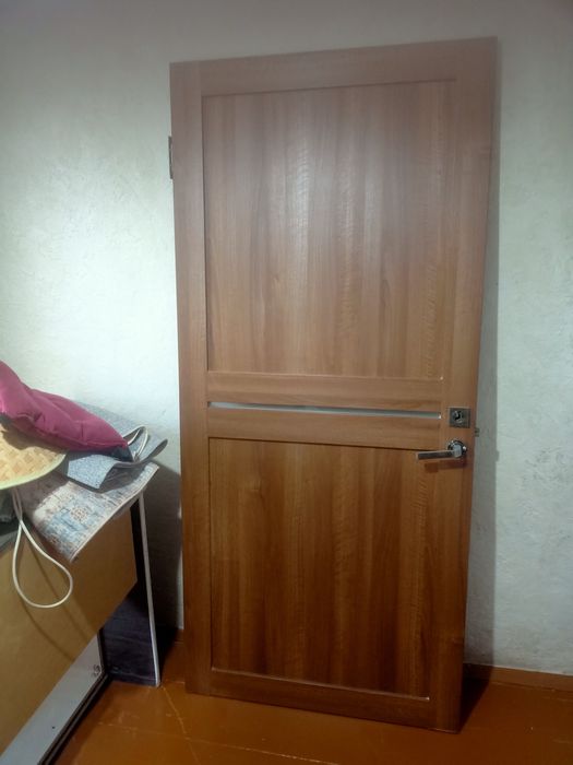 Дверь продам б/у, но в хорошем состоянии.