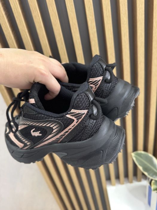 Маратонки Lacoste