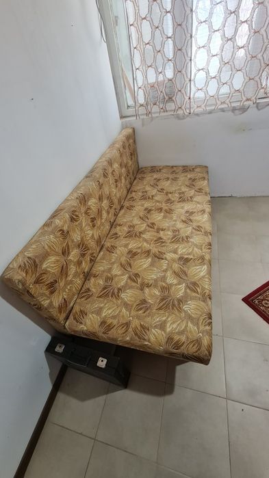 Разтегателен диван