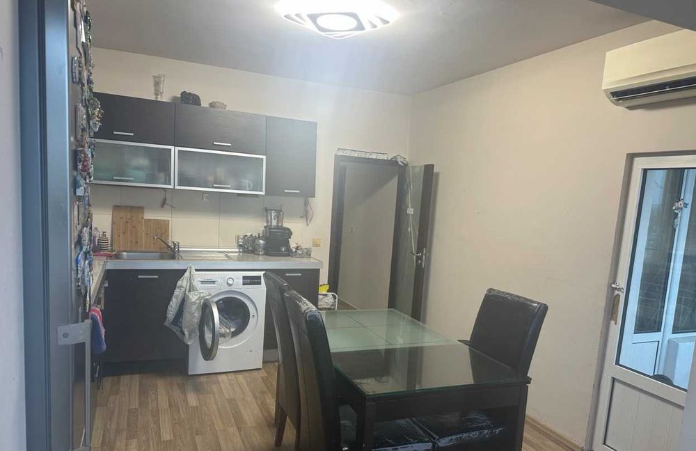 Продава се Тристаен апартамент в Варна, Възраждане 4 - 90 кв.м за 1360 €/кв.м - Снимка #2