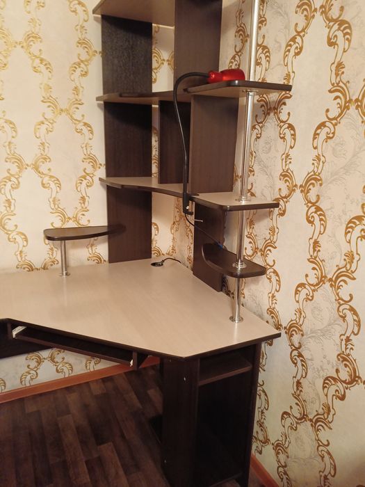 Продам компьютерный стол!!!