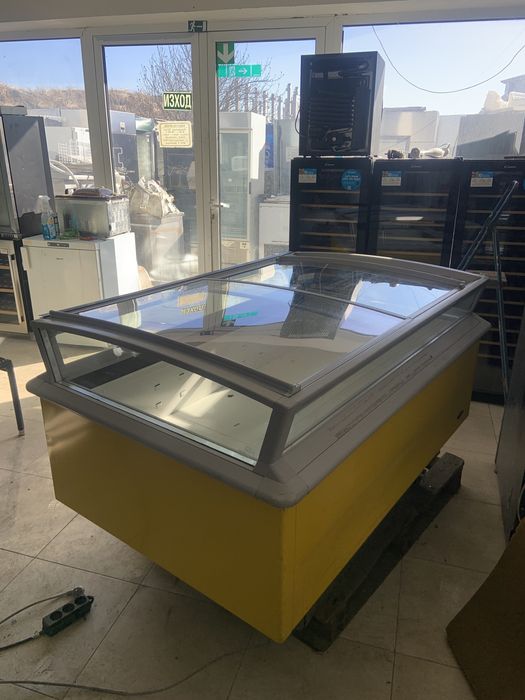 Мострена минусова витрина /ракла/