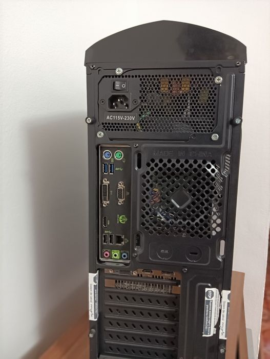 Vând PC de gaming