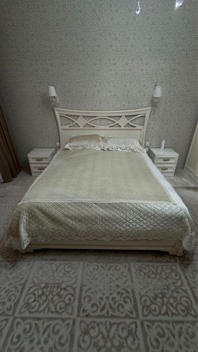 Продам кровать и 2 тумбочки