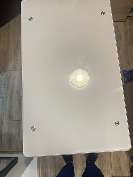 Masa alba sticla securizata