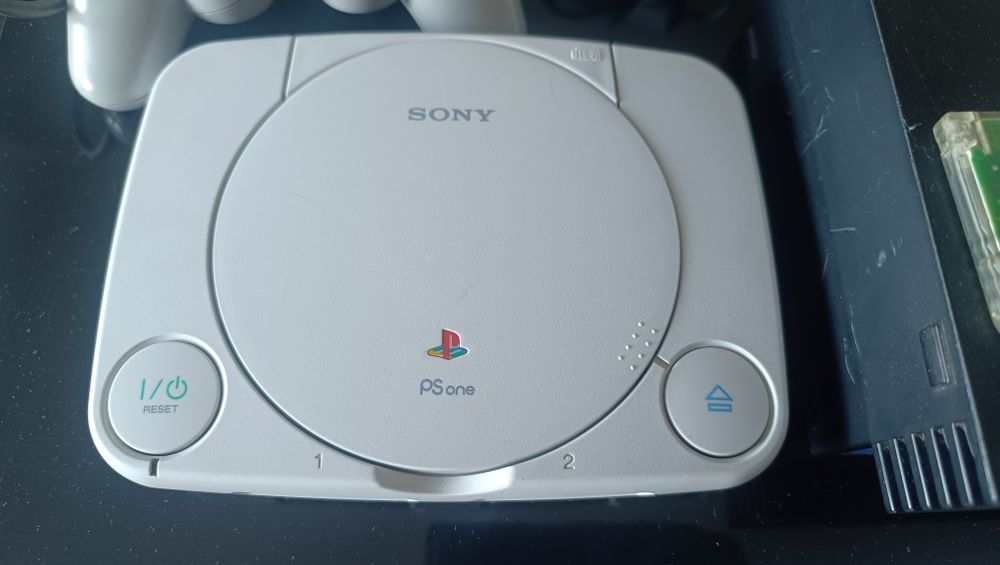 Playstation 1 & Playstation 2