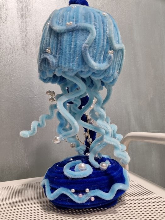 lampa in forma de meduza handmade (poza este doar de referinta, comanda se face separat dupa cererea clientului)