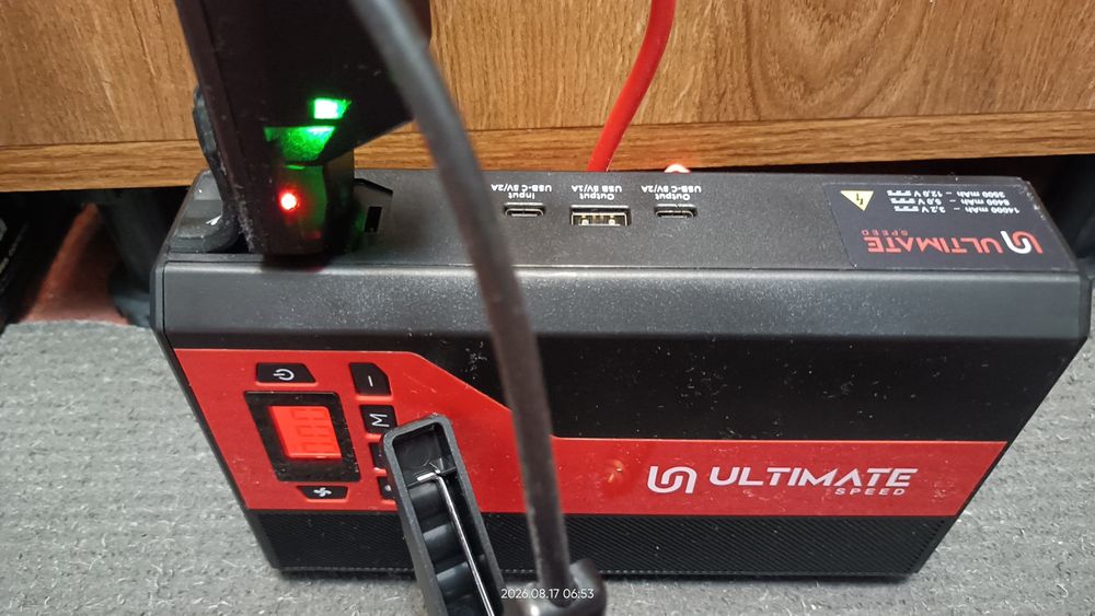 Robot de pornire AUTO, jump starter portabil cu compresor si powerbank