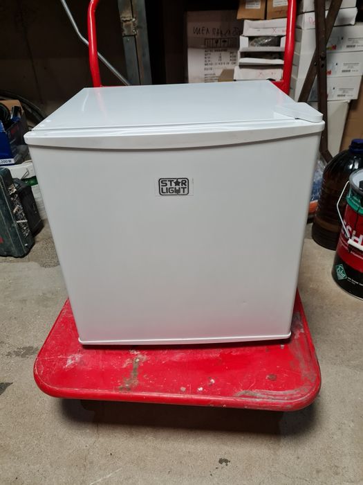 ПрПродавам хладилник мини бар