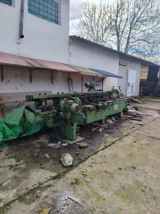 Masina de tras lemn pe 4 fete