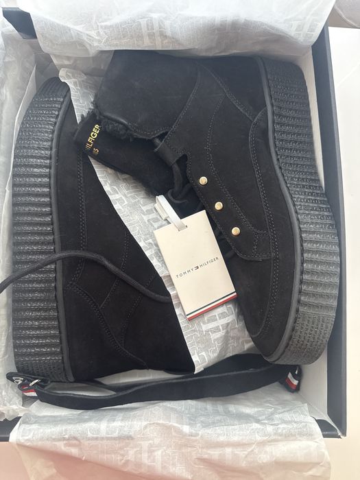 Tommy Hilfiger cizme imblanite 39 in cutia originala