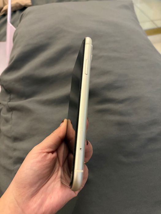 iPhone 11 White 128 gb