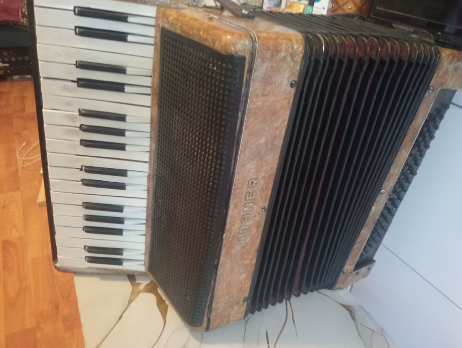 Acordeon Hohner 80 bași