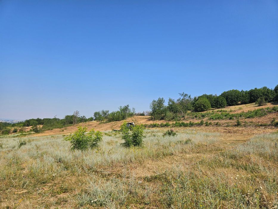 Парцел за жилищно строителство