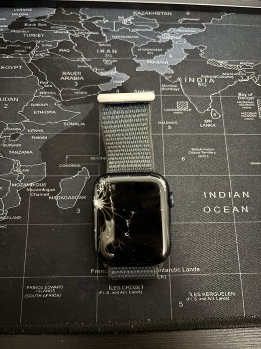 Apple Watch SE 2023