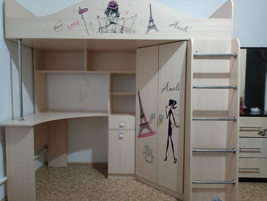 Шкаф, кровать, стол 3/1