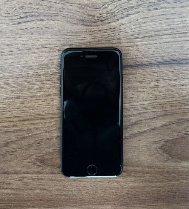 iPhone SE 2 gn / 64 gb
