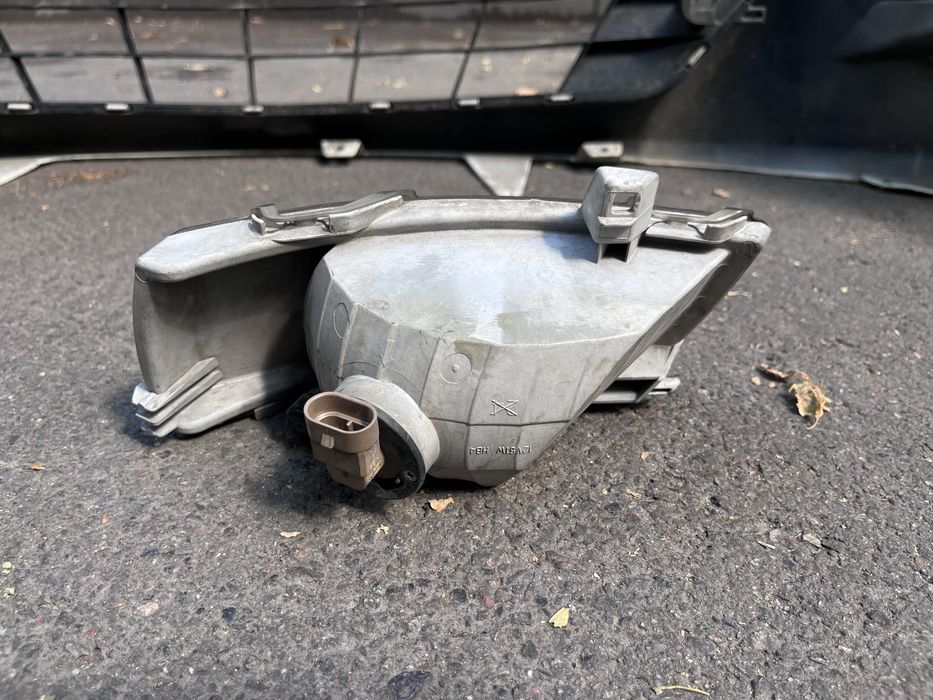 Продам фару тойота эстима