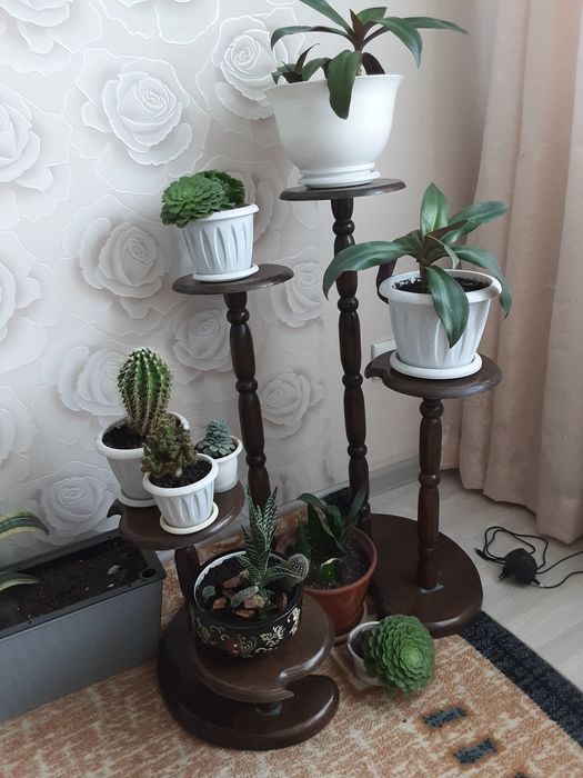 Подцветочник,  б  у
