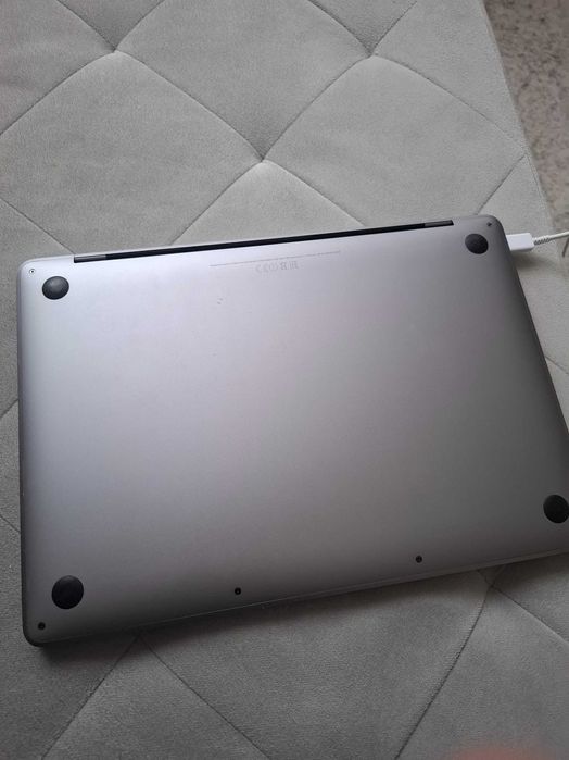 Macbook Pro Retina (< 1TB) impecabil ca aspect 13inch 8Gb RAM