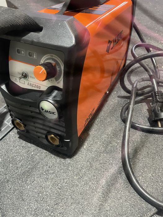 Aparat sudura Jasic Arc 200 Pro + accesorii