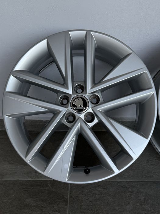 17” Оригинални джанти Skoda 5х100 Rapid Scala Kamiq Praktik Fabia 7J ET 46