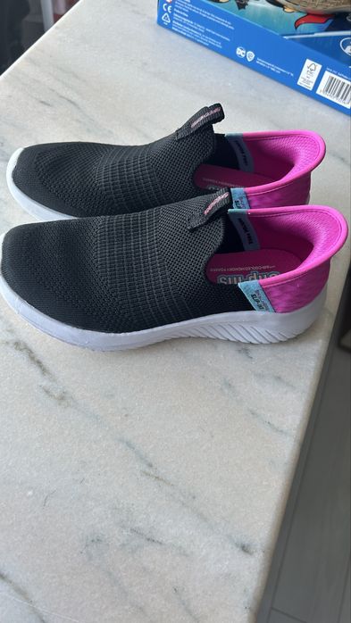Adidasi Skechers 33