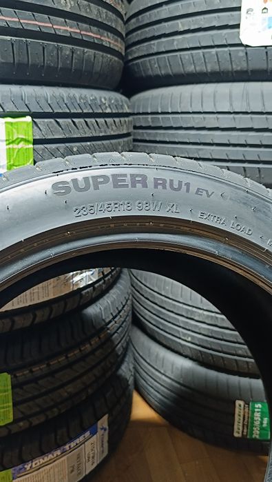235/45R18  ROATIGER