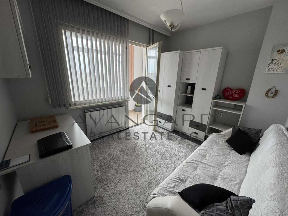 оф.25607 Тристаен обзаведен/ Изгрев