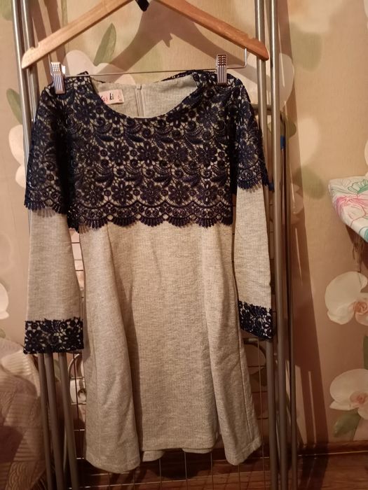 Продам платья,юбку