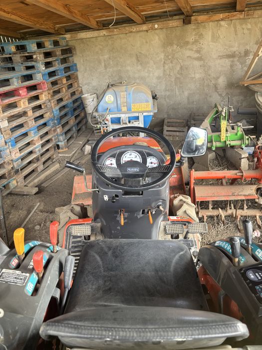 Tractor Kubota 4x4 + utilaje