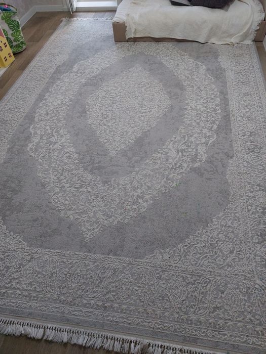 Продам ковёр в отличном состоянии