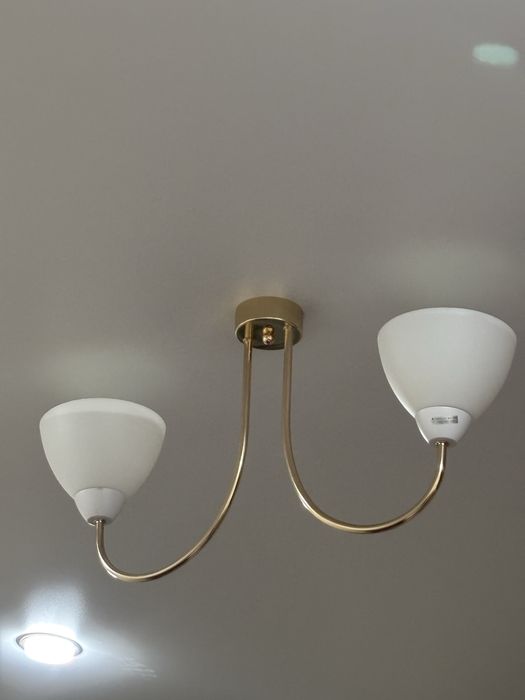 Продам люстру новую