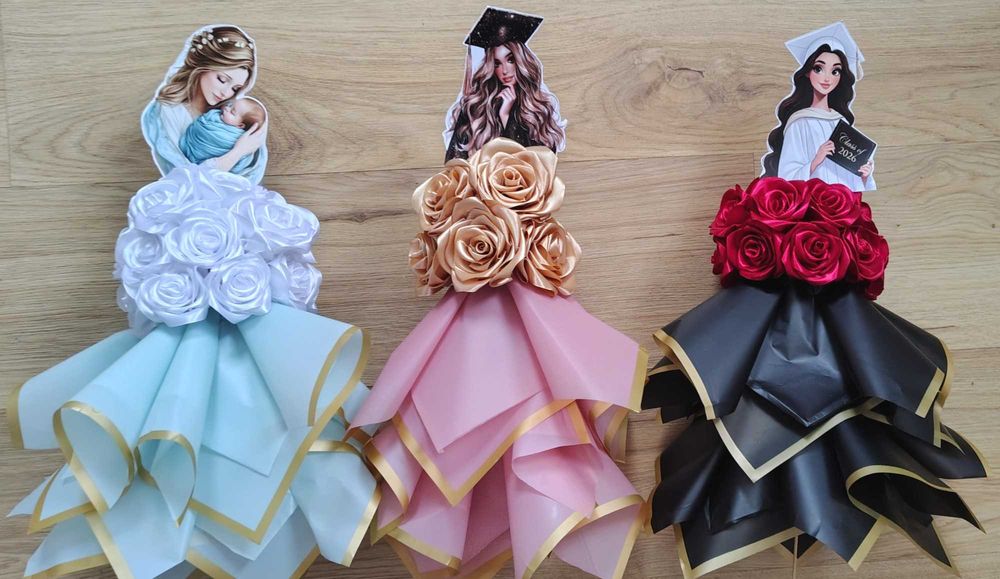 Различните букети от вечни сатенени рози, подходящи за всеки повод.