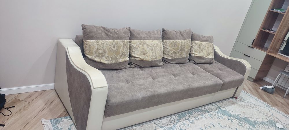 Продам большой диван 3 метра