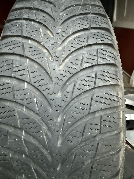 Желязни джанти с гуми и тасове за Opel Corsa