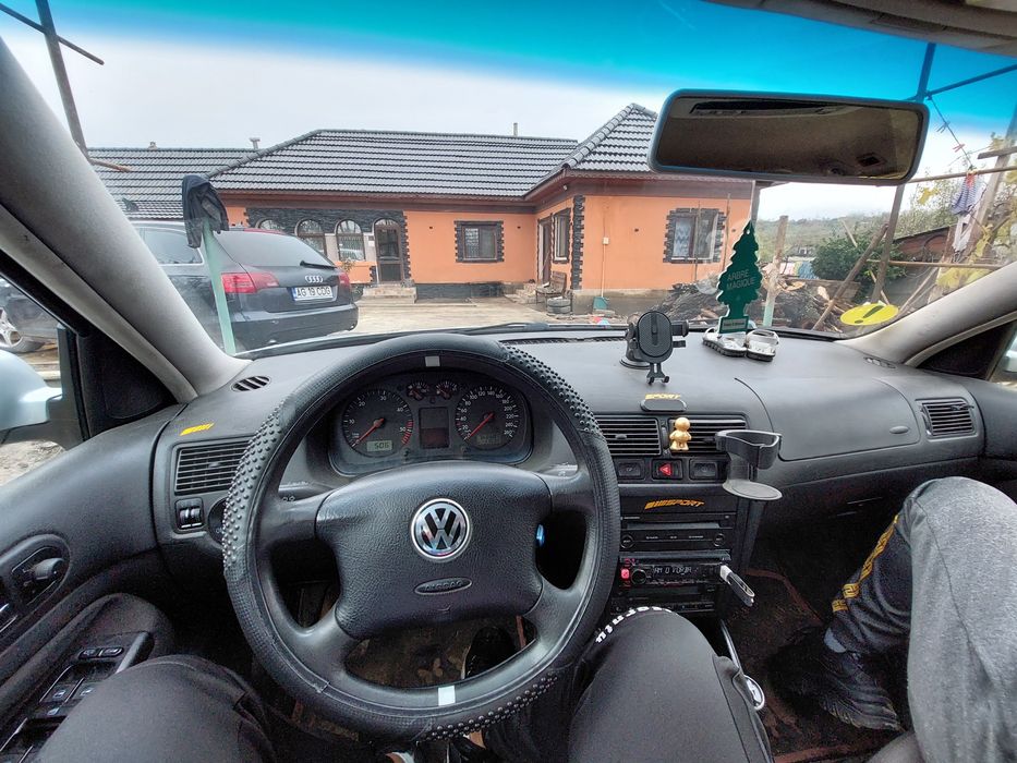 Golf 4 19 diz fără rugina  singura problema turbina   se  de cu fiscal