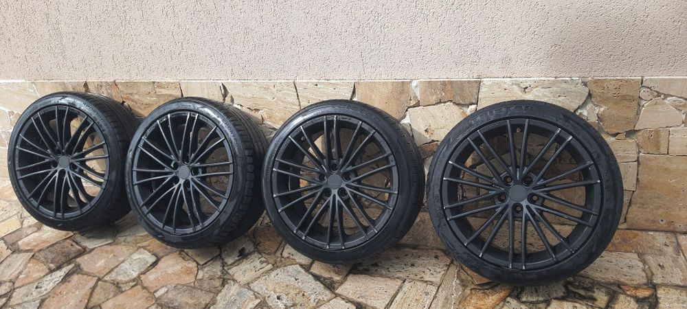 Jante aliaj pe 18 negre cu anvelope vara bmw