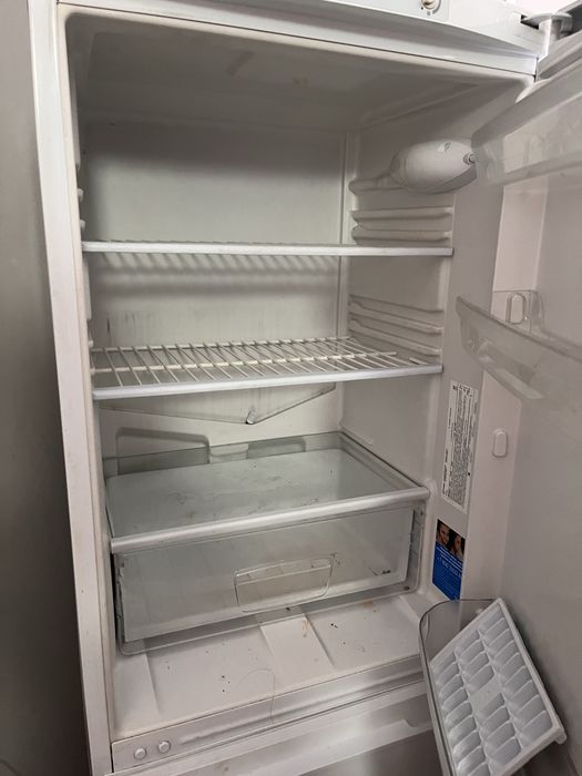 Indesit холодильник