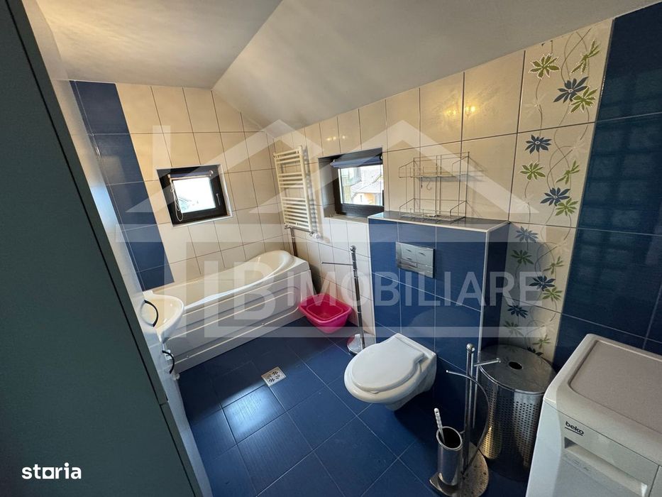 Casa cu 4 camere, 230mp, garaj, Zona Corunca