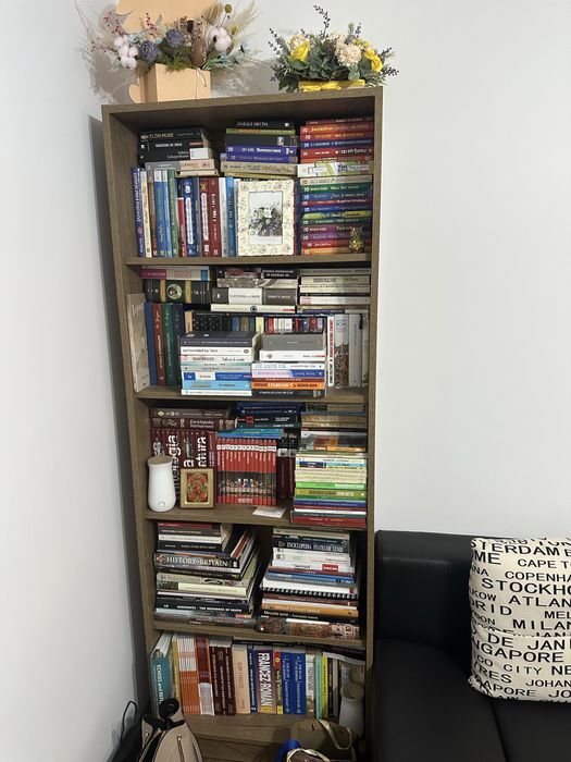 Vand mobila biblioteca canapea plus rafturi biblioteca