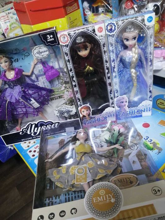 Куклы в ассортименте