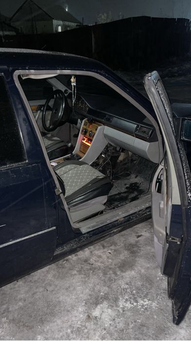 Мерседес 124 2.3